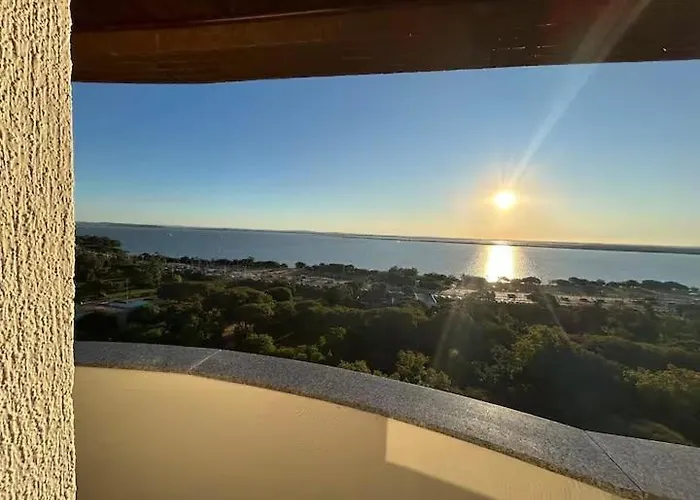Perfeita Com Vista A Orla Do Guaíba Porto Alegre